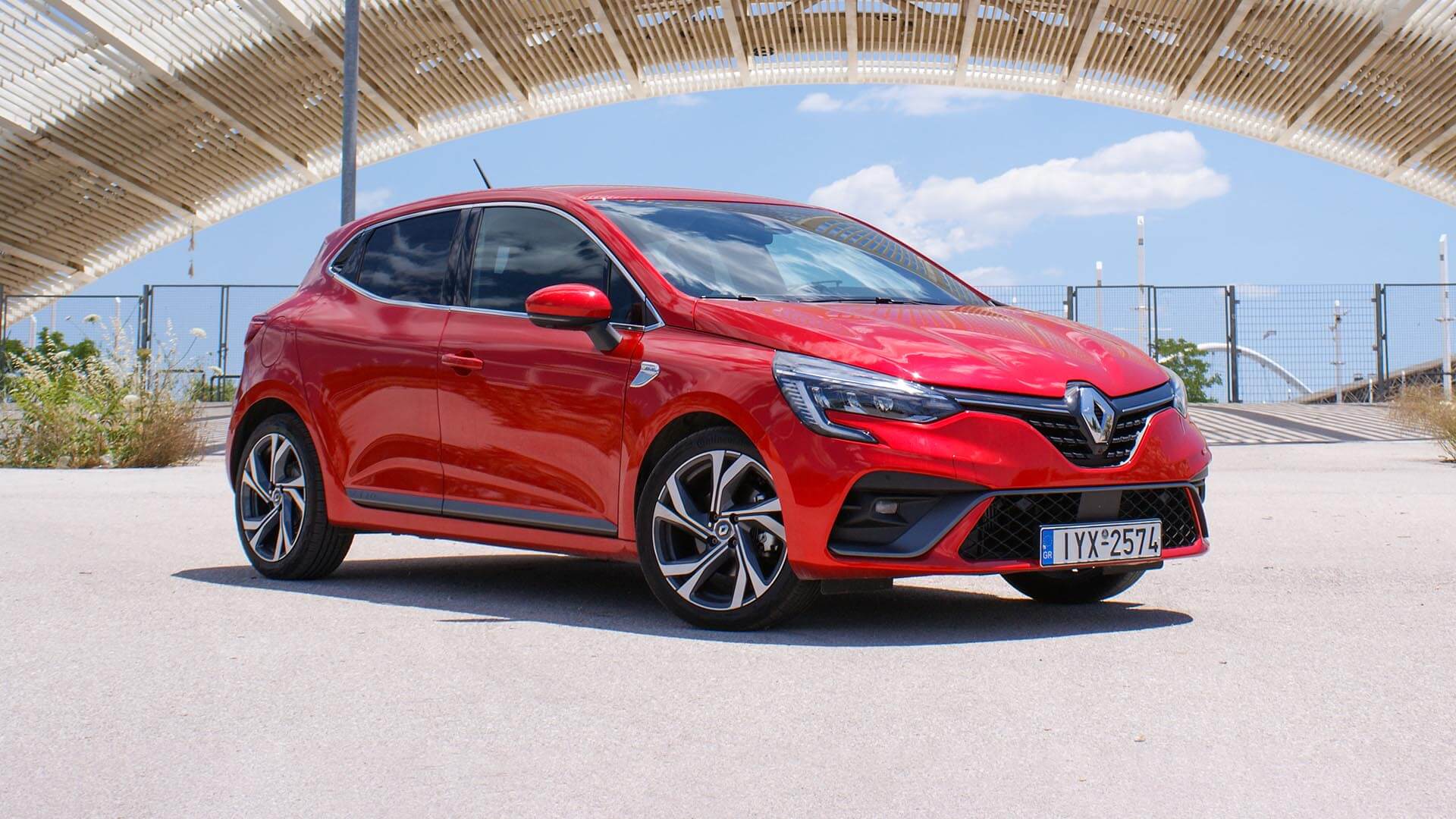 Οι έξυπνοι παίρνουν το νέο Renault Clio και κερδίζουν έως 2.500 ευρώ!